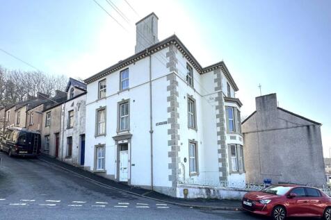 Rowland Street, Caernarfon, Gwynedd... 6 bed end of terrace house for sale