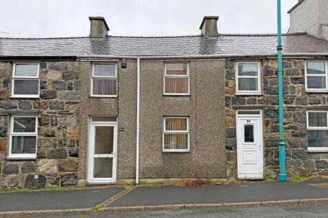 Rhedyw Road, Llanllyfni, Caernarfon... 2 bed terraced house for sale