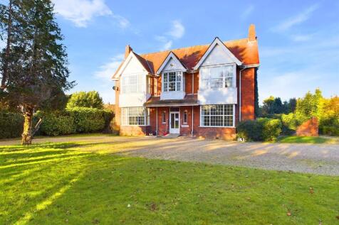 15 bedroom detached house for sale