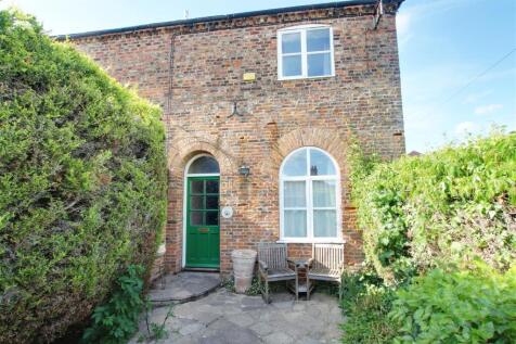 2 bedroom semi-detached house for sale