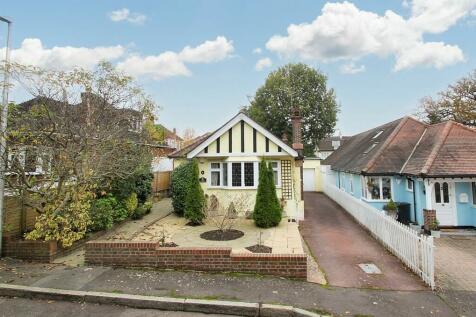 2 bedroom detached bungalow for sale