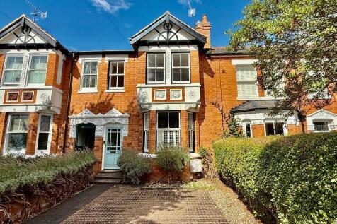 4 bedroom terraced house for sale