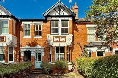 4 bedroom terraced house for sale