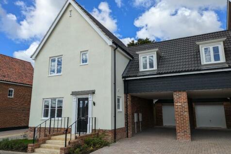 3 bedroom link detached house for sale