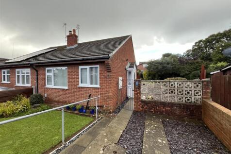 Rhodfa Wen, Llysfaen, Colwyn Bay 2 bed semi
