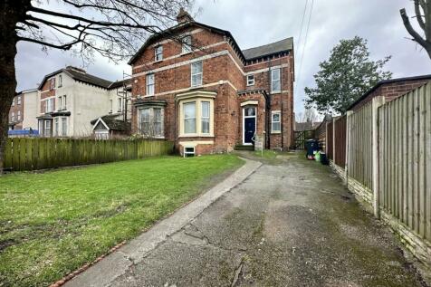 6 bedroom semi-detached house for sale