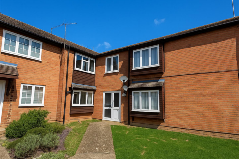 Conway Close, Houghton Regis 1 bed flat for sale