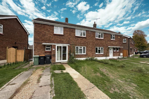 Spinney Crescent, Dunstable 3 bed semi