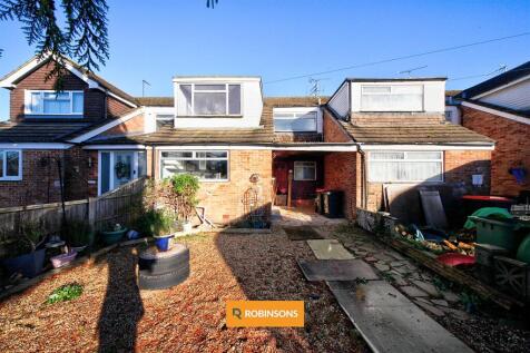 Churchill Road, Dunstable 3 bed terraced house for sale
