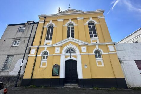 6 bedroom semi-detached house for sale