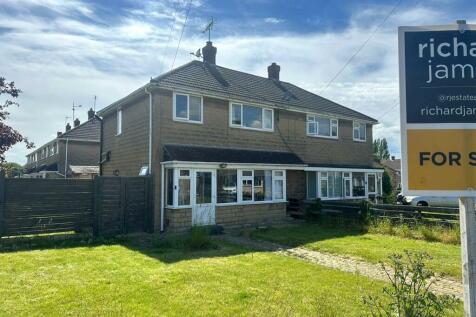 3 bedroom semi-detached house for sale