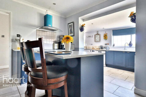 High Road, Tilney Cum Islington 3 bed detached bungalow for sale