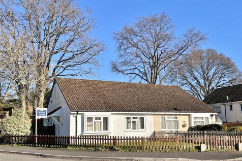 The Curlews, Verwood, Dorset, BH31 2 bed bungalow for sale