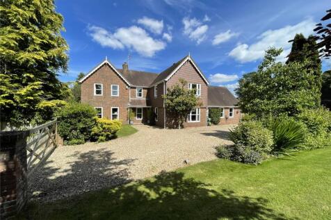 5 bedroom detached house for sale