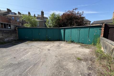 Cromwell Road, Scarborough YO11 Garage for sale