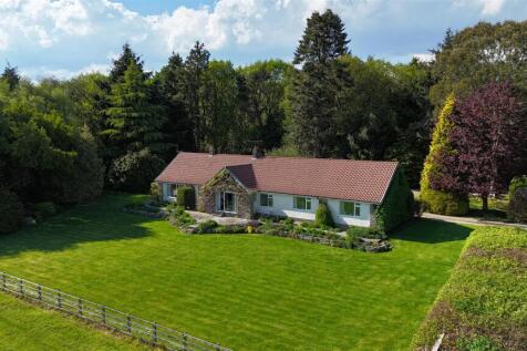 Northmoor, Scarborough YO13 5 bed detached bungalow for sale