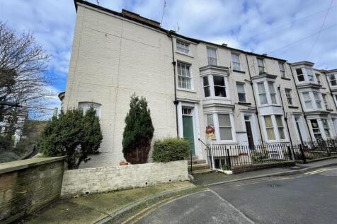 Cliff Bridge Place, Scarborough YO11 2 bed apartment for sale