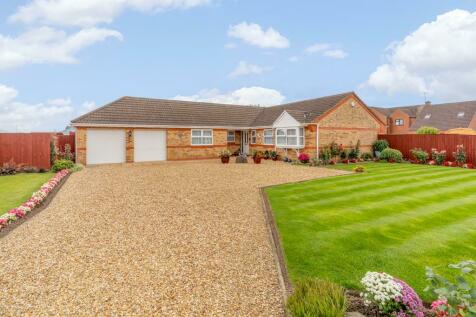 3 bedroom detached bungalow for sale