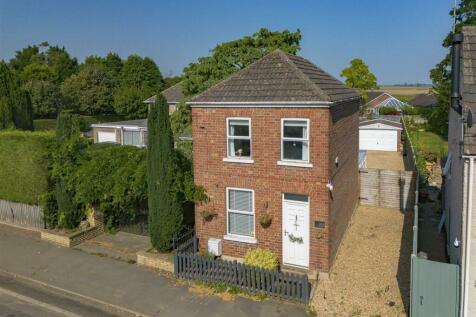 2 bedroom detached house for sale