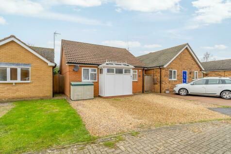 2 bedroom detached bungalow for sale