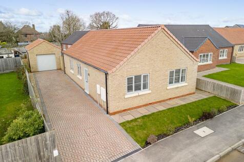 Cedar Close, Quadring 3 bed detached bungalow for sale