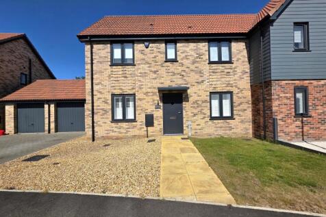 Dean Close, Weston, Spalding 3 bed semi