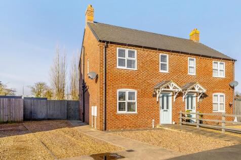 Grimwood Close, Holbeach, Spalding 3 bed semi