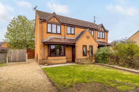 Meadow Close, Pinchbeck, Spalding 3 bed semi