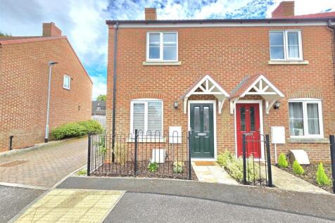 Park Lane, Donington 2 bed terraced house for sale