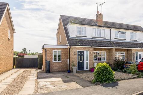Ash Court, Donington, Spalding 3 bed semi