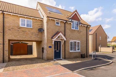 3 bedroom semi-detached house for sale