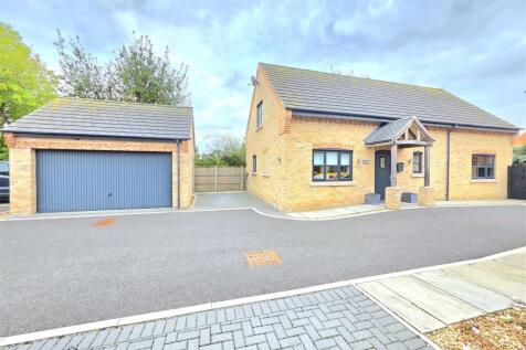 Orchard Close, Crowland 3 bed detached bungalow for sale