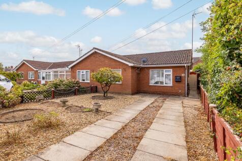 1 bedroom semi-detached bungalow for sale