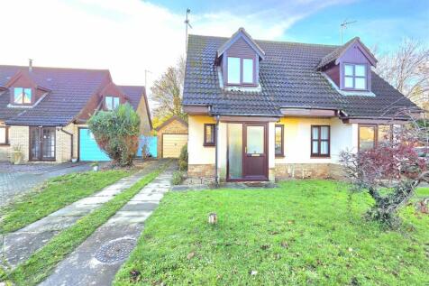 2 bedroom semi-detached house for sale