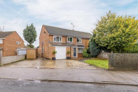 5 bedroom semi-detached house for sale