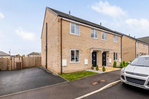 3 bedroom semi-detached house for sale