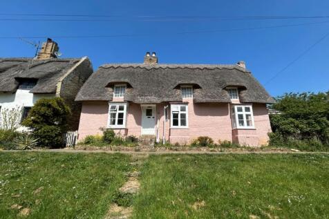 2 bedroom detached house for sale