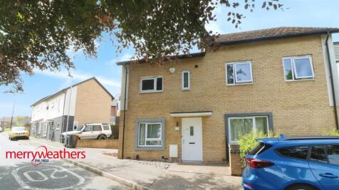 2 bedroom semi-detached house for sale