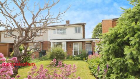 3 bedroom semi-detached house for sale