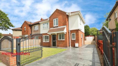 3 bedroom semi-detached house for sale