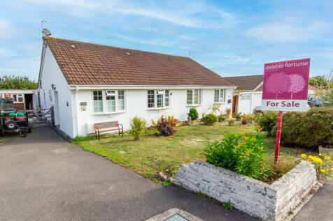 3 bedroom semi-detached bungalow for sale