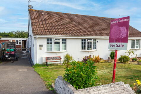 3 bedroom semi-detached bungalow for sale
