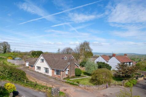 4 bedroom detached bungalow for sale