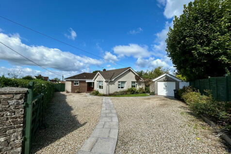 4 bedroom detached bungalow for sale