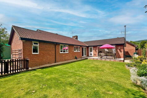 Springfield Close, Cheddar, BS27 3AR 4 bed detached bungalow for sale