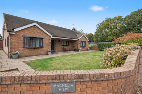 3 bedroom detached bungalow for sale