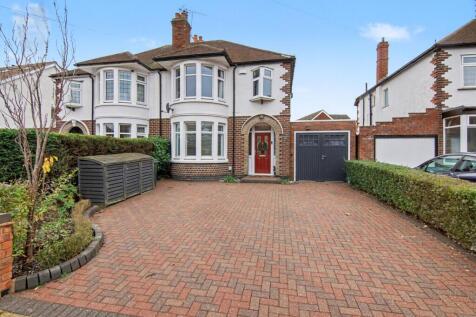 3 bedroom semi-detached house for sale