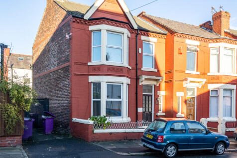 5 bedroom end of terrace house for sale