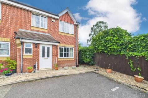 Amberwood Close, Wallington 3 bed house for sale