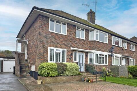 East Grinstead, West Sussex 3 bed maisonette for sale